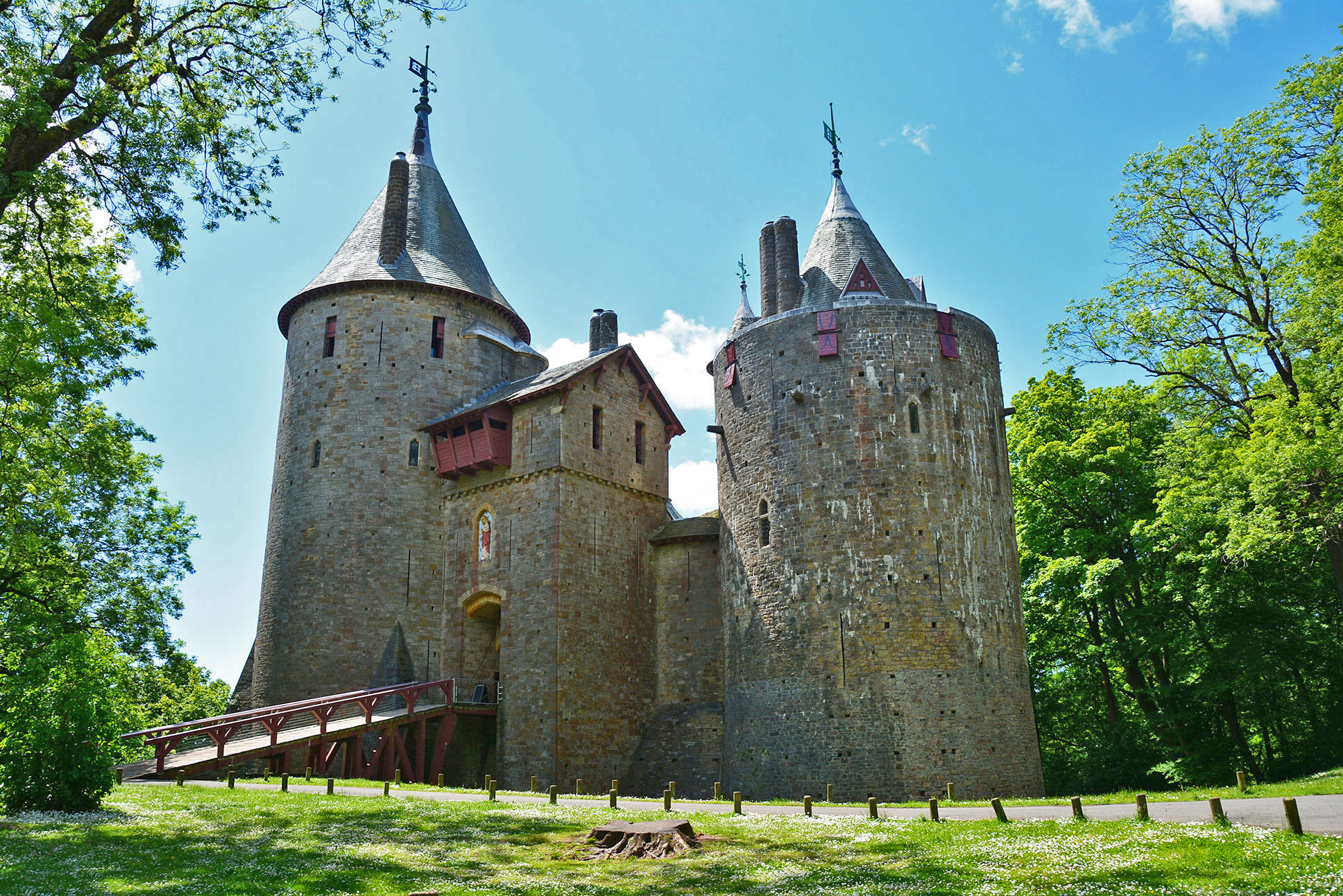  Castell Coch